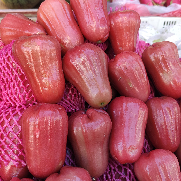 Mận đỏ